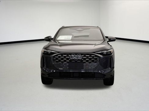 Certified 2025 Audi Q5 Premium w/ Convenience Package image 8