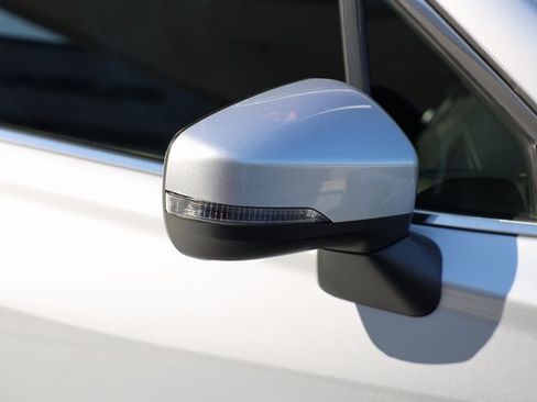 Used 2020 Subaru Forester Limited image 8