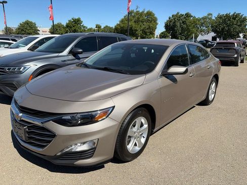 Used 2023 Chevrolet Malibu LT FWD image 3