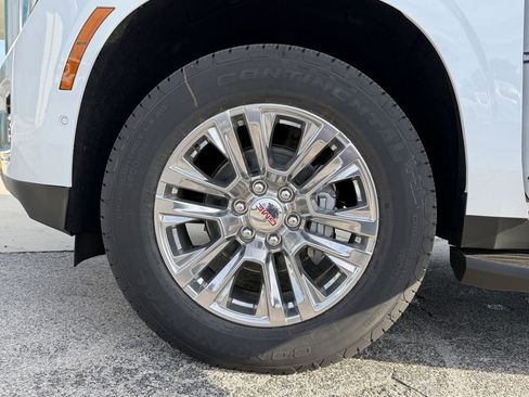 New 2026 GMC Yukon XL Denali w/ LPO, Floor Liner Package RWD image 34