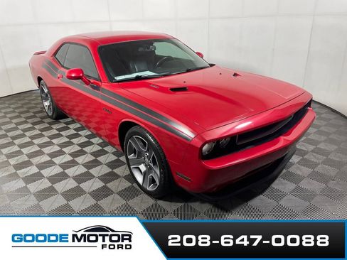 Used 2012 Dodge Challenger R/T RWD image 1