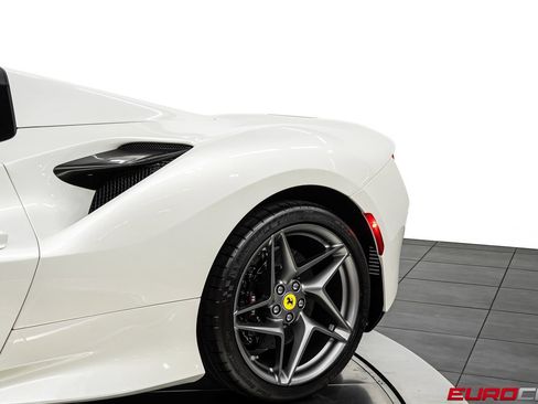 Used 2023 Ferrari F8 Tributo RWD image 19