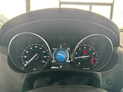 Used 2018 Jaguar XE Premium image 29