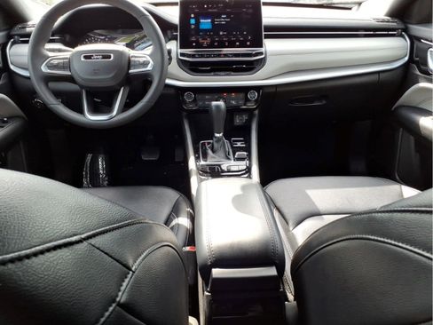 Certified 2025 Jeep Compass Limited AWD/4WD image 13