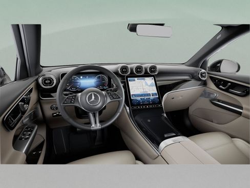 Used 2025 Mercedes-Benz GLC 350e 4MATIC image 38