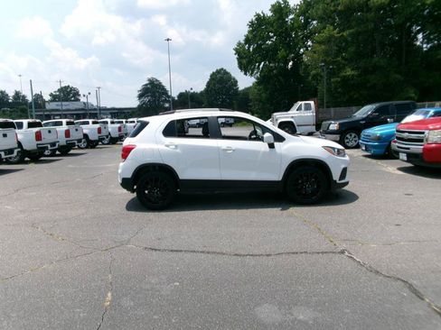 Used 2022 Chevrolet Trax LT w/ Driver Confidence Package AWD/4WD image 5