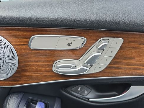 Used 2020 Mercedes-Benz GLC 350e 4MATIC image 37