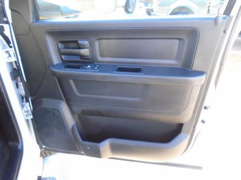 Used 2017 RAM 3500 Tradesman w/ Chrome Appearance Group image 31