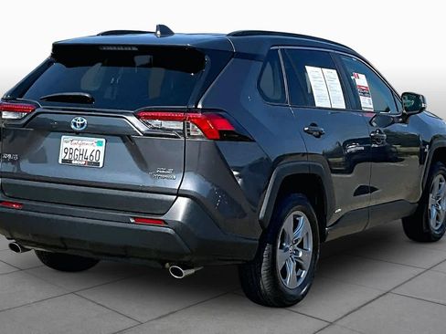 Certified 2022 Toyota RAV4 XLE w/ Convenience Package AWD/4WD image 12