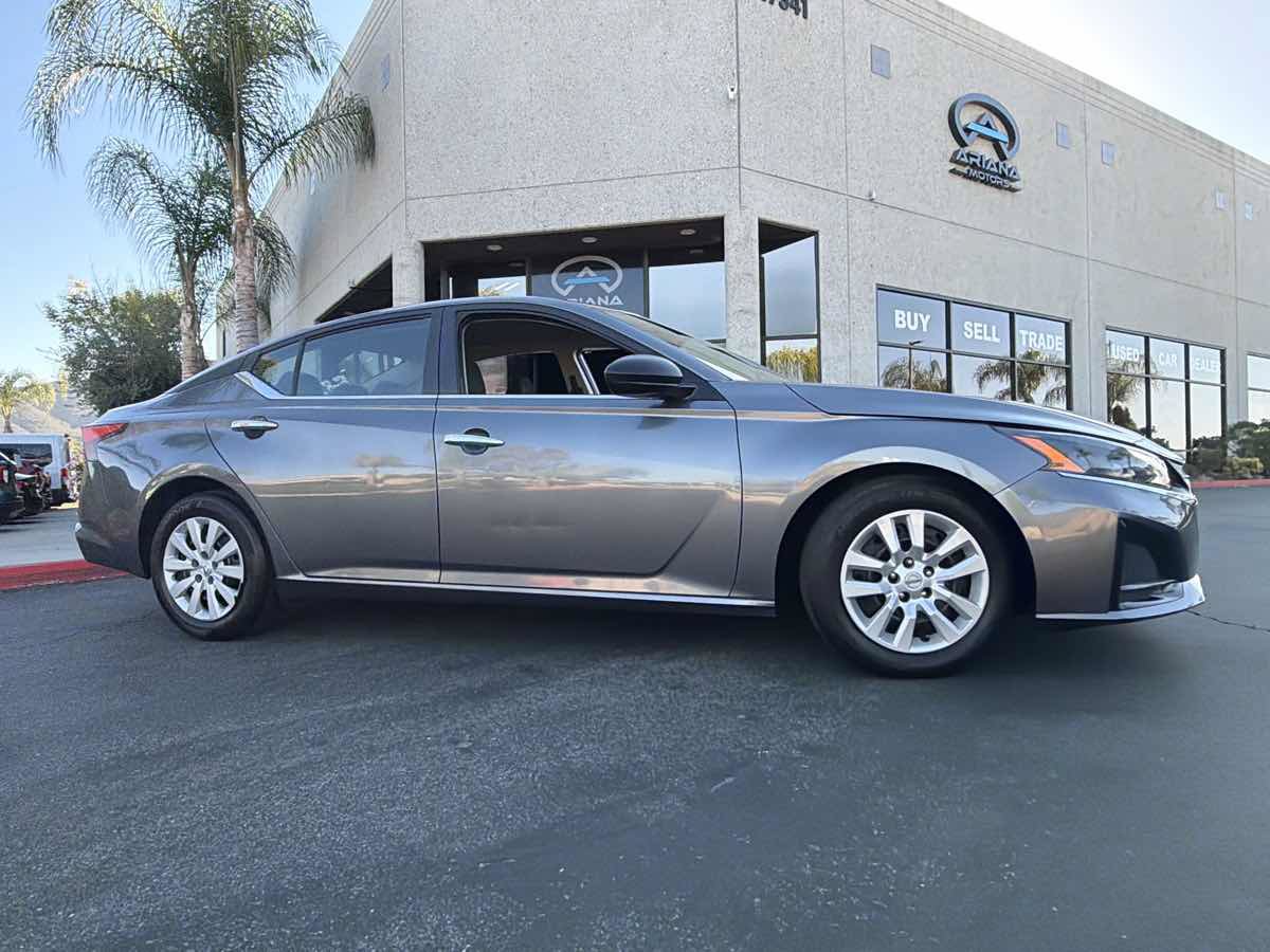 Used 2024 Nissan Altima 2.5 S FWD image 11
