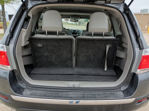 Used 2012 Toyota Highlander FWD image 5