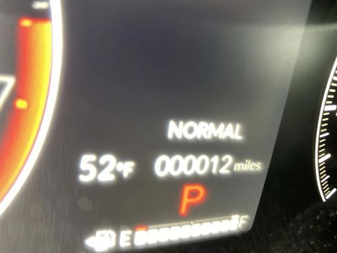 New 2025 Honda Pilot Touring image 6