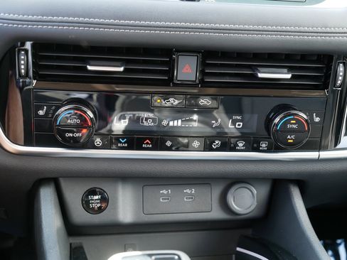 Certified 2025 Nissan Rogue SL w/ Tech Package AWD/4WD image 23