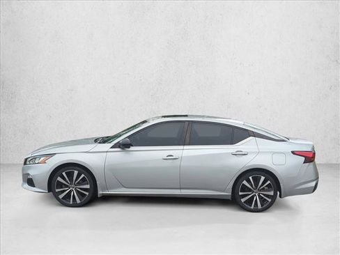 Used 2021 Nissan Altima 2.5 SR w/ SR Premium Package FWD image 3