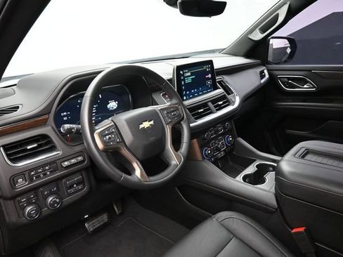 Used 2024 Chevrolet Tahoe High Country AWD/4WD image 12