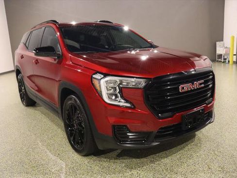 Used 2024 GMC Terrain SLE w/ Elevation Edition image 1
