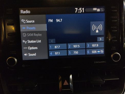 Used 2022 Toyota Corolla LE FWD image 25