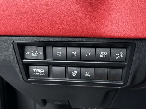 Used 2024 Toyota Sequoia 4WD image 34