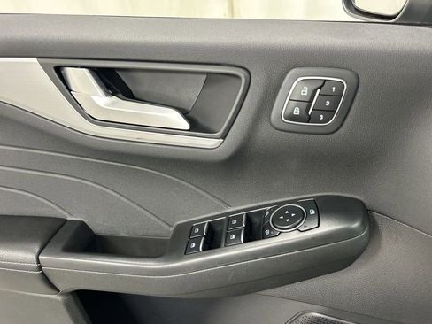 Used 2023 Ford Escape Platinum AWD/4WD image 11
