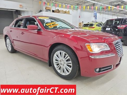 Used 2013 Chrysler 300 AWD w/ Driver Convenience Group image 1