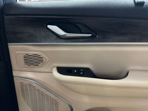 Used 2021 Jeep Grand Cherokee L Limited w/ Luxury Tech Group II image 43