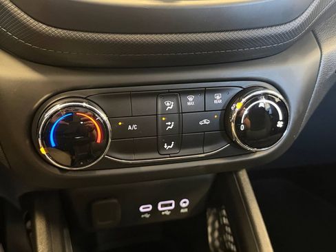 Used 2023 Chevrolet TrailBlazer LS FWD image 22