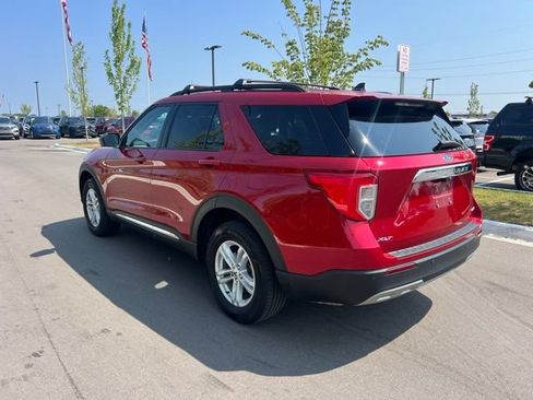 Used 2024 Ford Explorer XLT w/ Equipment Group 202A AWD/4WD image 7