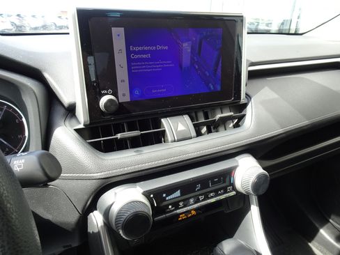 Used 2023 Toyota RAV4 LE image 18