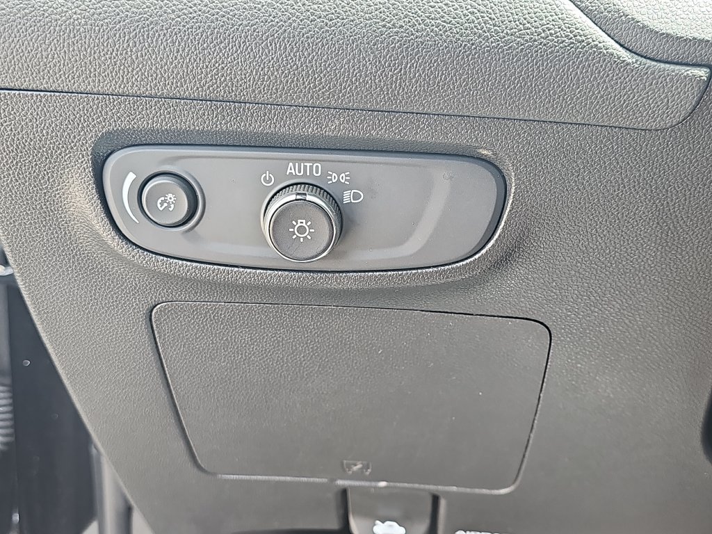Used 2025 Buick Encore GX Preferred AWD/4WD image 30
