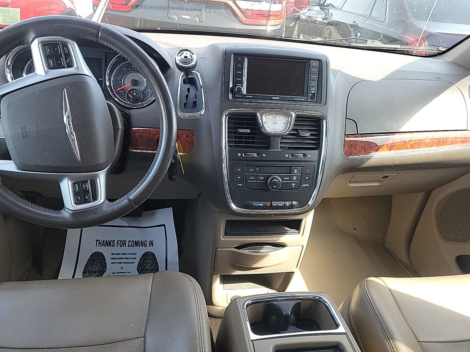 Used 2012 Chrysler Town & Country Touring w/ Entertainment Group #1 FWD image 11