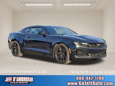 Used 2020 Chevrolet Camaro LT image 1