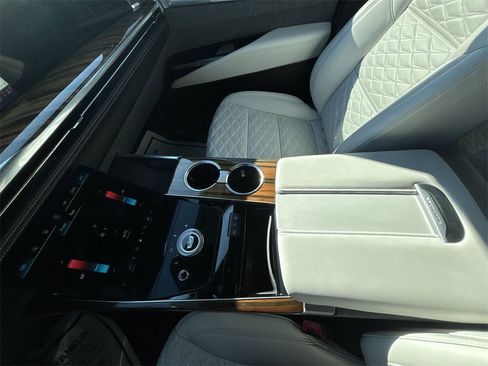 Used 2025 Cadillac Escalade Premium Luxury Platinum image 27