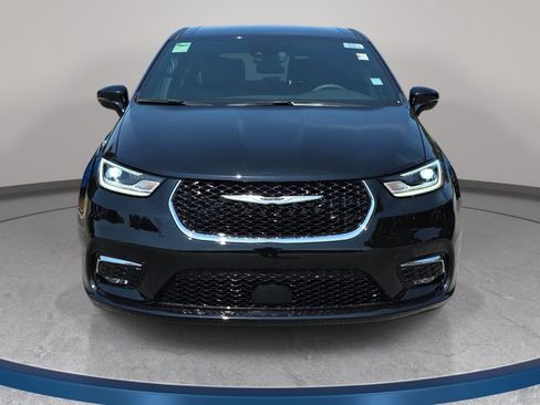 New 2026 Chrysler Pacifica Select FWD image 2