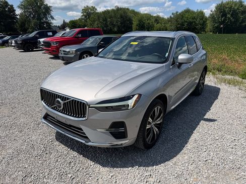 Used 2023 Volvo XC60 B5 Plus AWD/4WD image 22