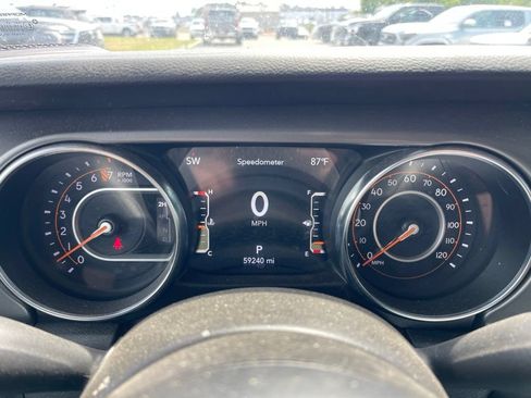 Used 2021 Jeep Gladiator Sport AWD/4WD image 10