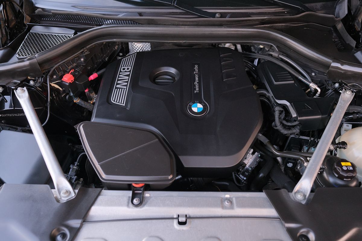 Used 2019 BMW X3 xDrive30i w/ M Sport Package 2 AWD/4WD image 9