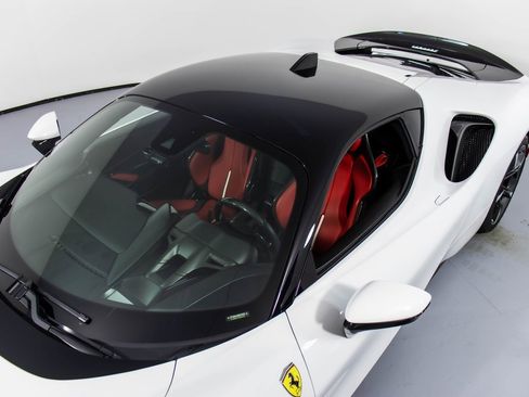 Certified 2022 Ferrari SF90 Stradale image 32