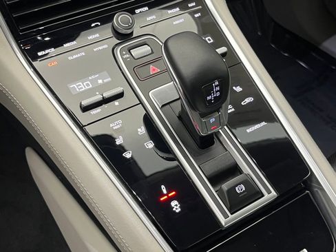 Used 2019 Porsche Panamera 4 image 15