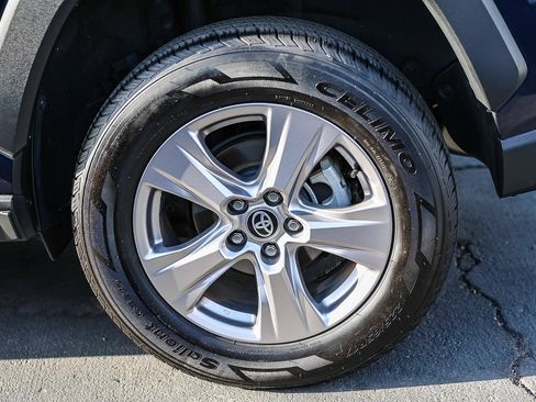 Used 2025 Toyota RAV4 XLE FWD image 28