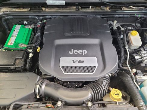 Used 2016 Jeep Wrangler Unlimited Sport w/ Quick Order Package 24S AWD/4WD image 30