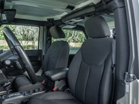Used 2016 Jeep Wrangler Sport w/ Quick Order Package 24S AWD/4WD image 13