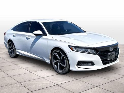 Used 2019 Honda Accord Sport image 3