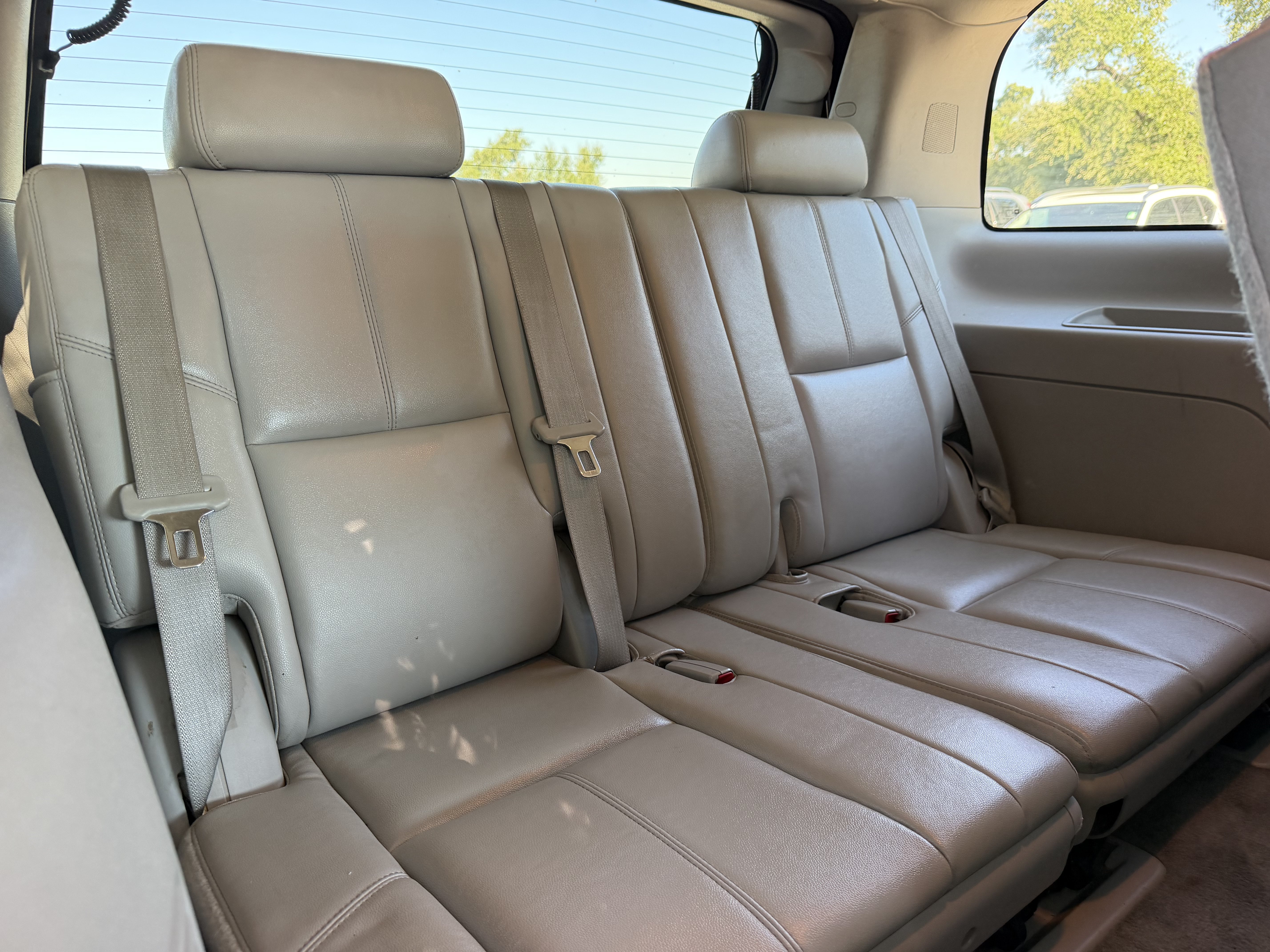 Used 2012 GMC Yukon SLT w/ SLT-2 Equipment Package AWD/4WD image 13