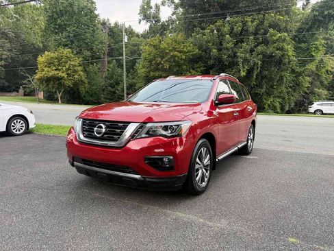 Used 2018 Nissan Pathfinder SV w/ Cargo Package FWD image 1