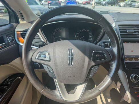 Used 2017 Lincoln MKC Select w/ Select Plus Package FWD image 8