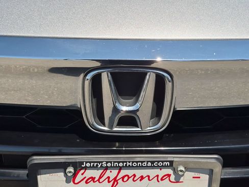 Used 2018 Honda Accord Hybrid image 9