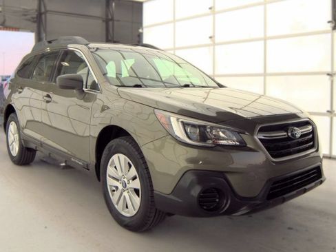 Used 2019 Subaru Outback 2.5i AWD/4WD image 3