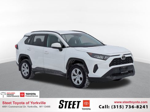 Used 2021 Toyota RAV4 LE image 1