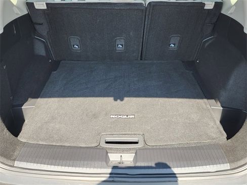 Used 2023 Nissan Rogue SV image 22