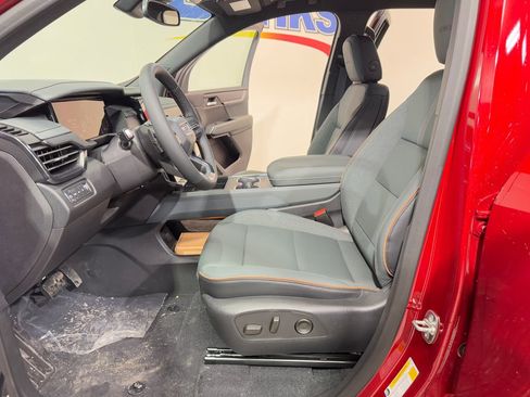 New 2025 GMC Acadia AT4 image 9